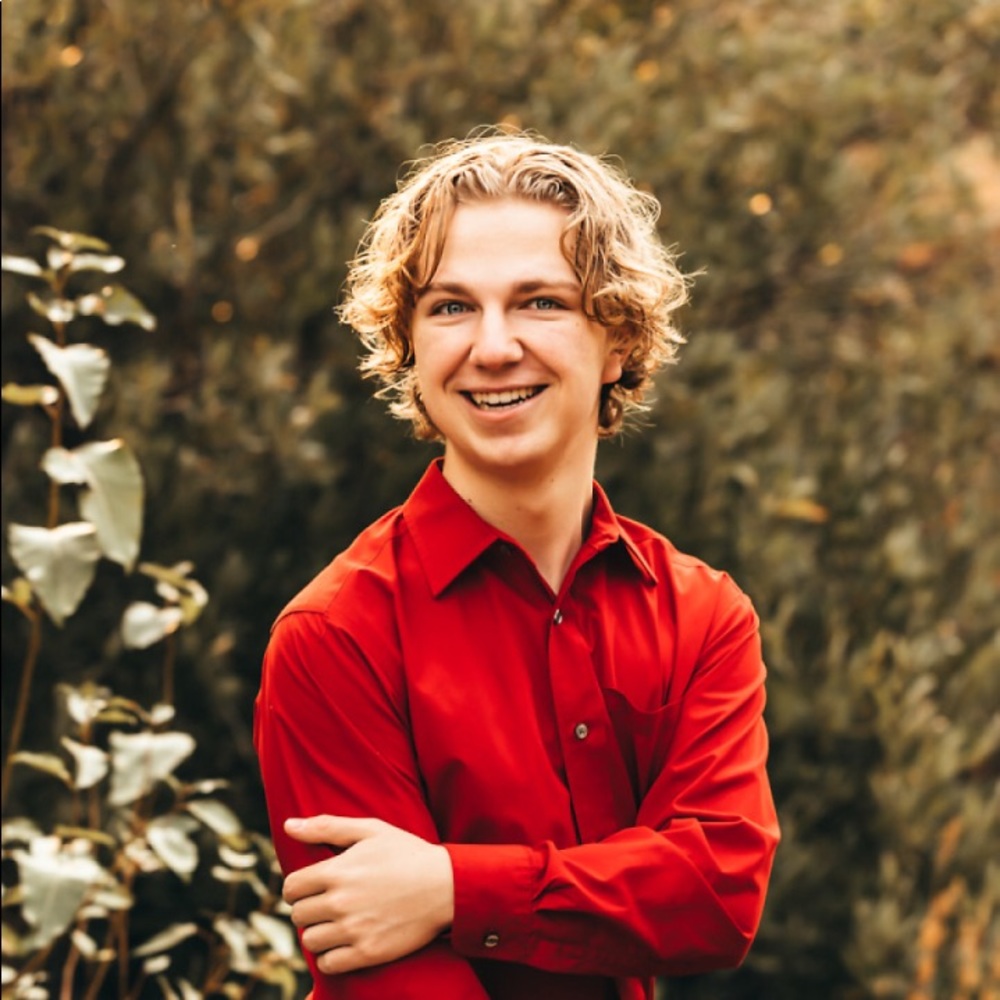Meet your Posher, Max